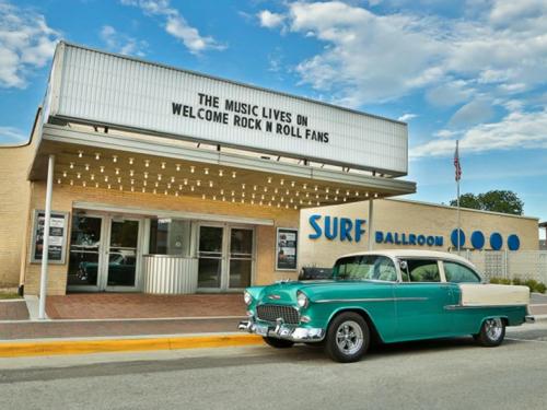 Surf Ballroom exterior image