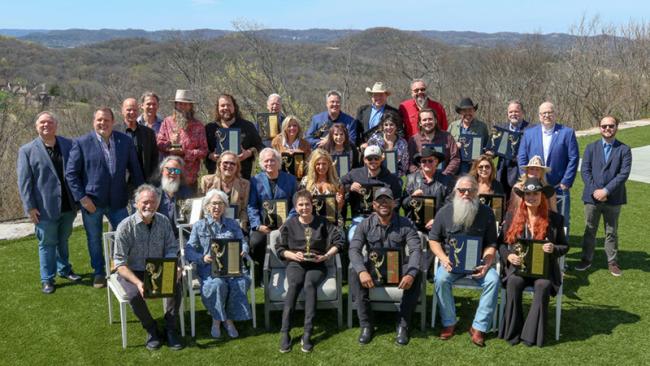 FRONT ROW: John Berry, Joyce Moore, Nancy Jones, Tony Jackson, Jamey Johnson, Wynonna Judd